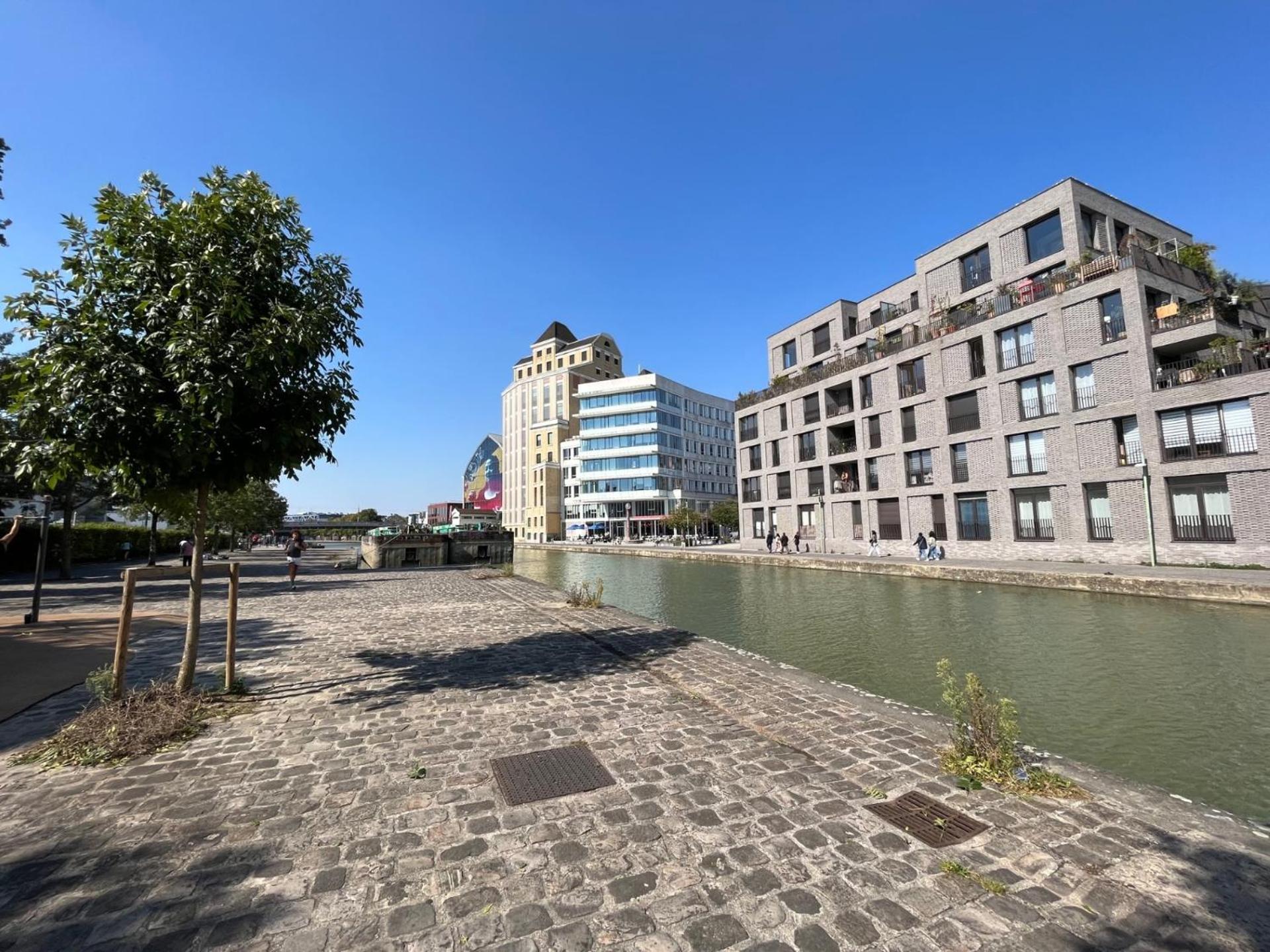 Studio Number 7 Pantin Bagian luar foto